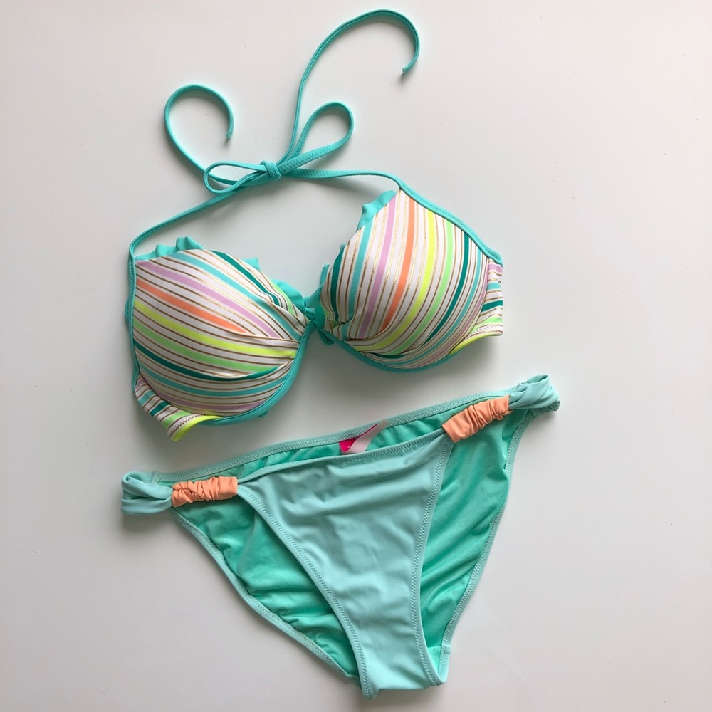 Victoria’s Secret bikini set